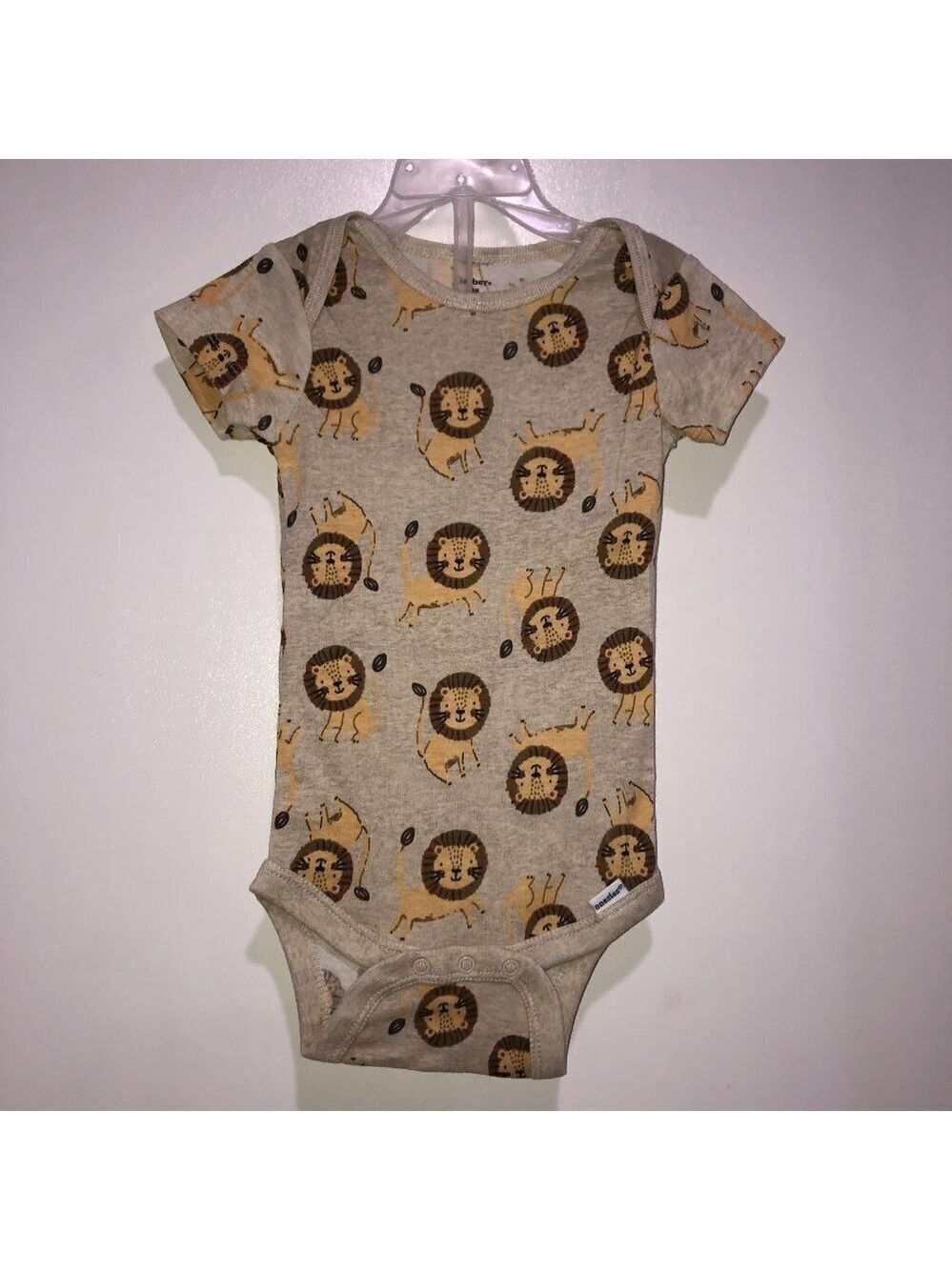 NWOT Gerber onesie Size 6-9 months